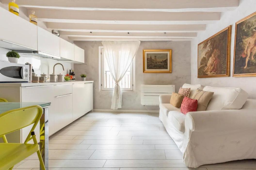 Mmesuite Arena Di By Maisonme Collection Apartment